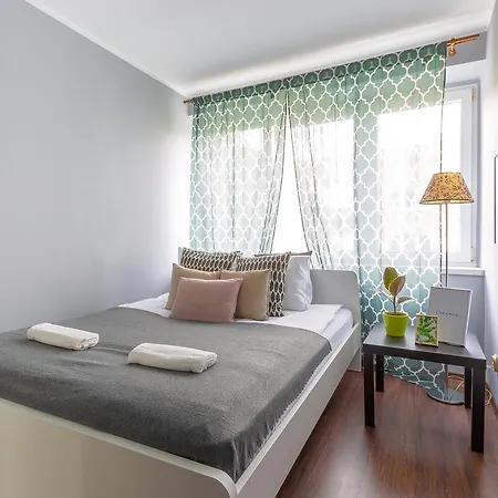 Polly & Molly In City Centre Apartment Wroclaw